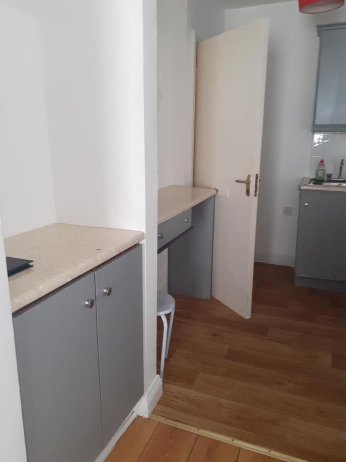 Sally 2 Apartment Galway Bagian luar foto