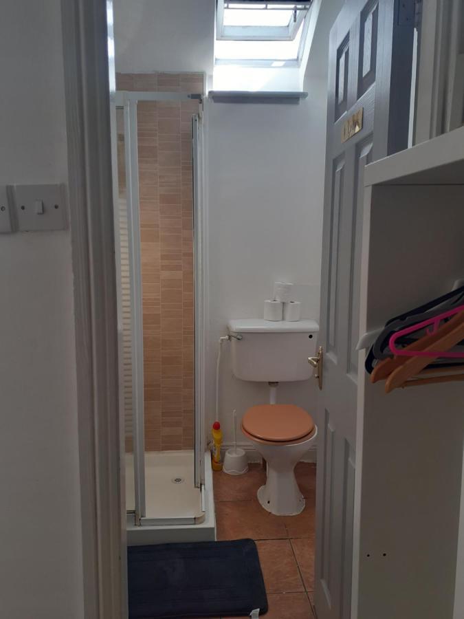 Sally 2 Apartment Galway Bagian luar foto